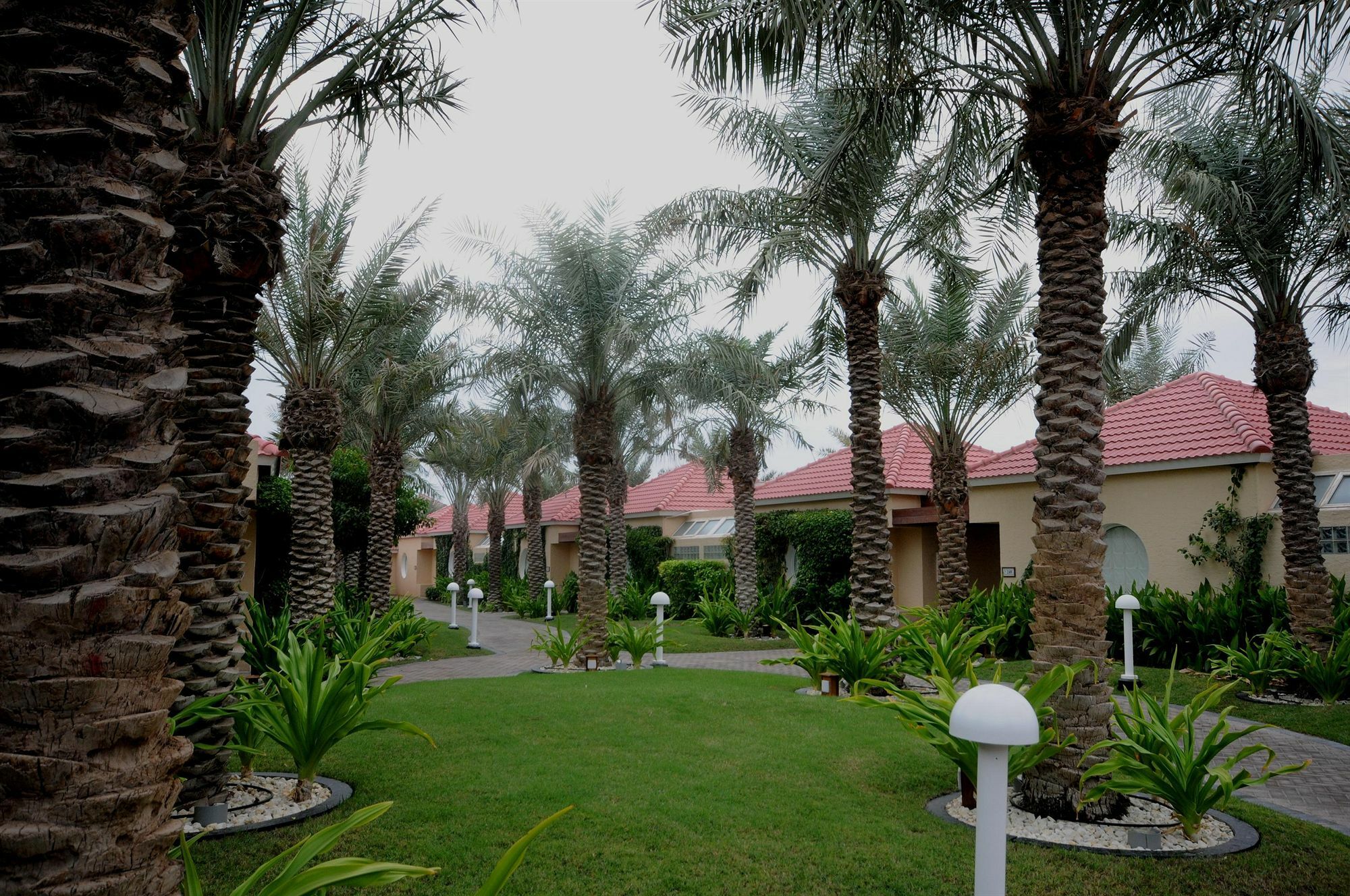 Albander Hotel & Resort Sitrah Exterior photo